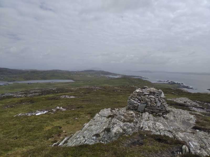 MountainViews.ie Picture about mountain Middlequarter (<i>An Cheathrú Lair</i>) in area Galway Islands, Ireland