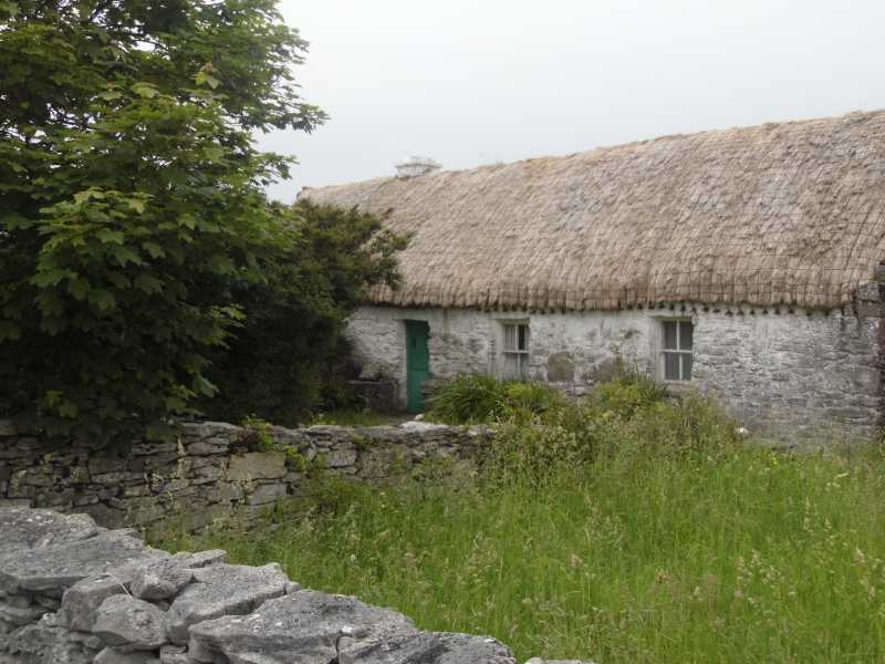MountainViews.ie Picture about mountain Inishmaan (<i>Inis Meáin</i>) in area Galway Islands, Ireland