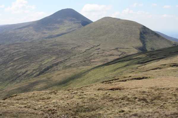             MountainViews.ie picture about Galtybeg (<em>Cnoc Beag na nGaibhlte</em>)            