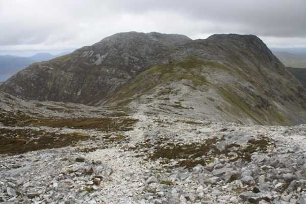            MountainViews.ie picture about Binn idir an dá Log SE Top (<em>Binn idir an dá Log (mullach thoir theas)</em>)            
