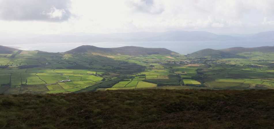             MountainViews.ie picture about Dromavally Mountain (<em>Cnoc Dhrom an Bhaile</em>)            