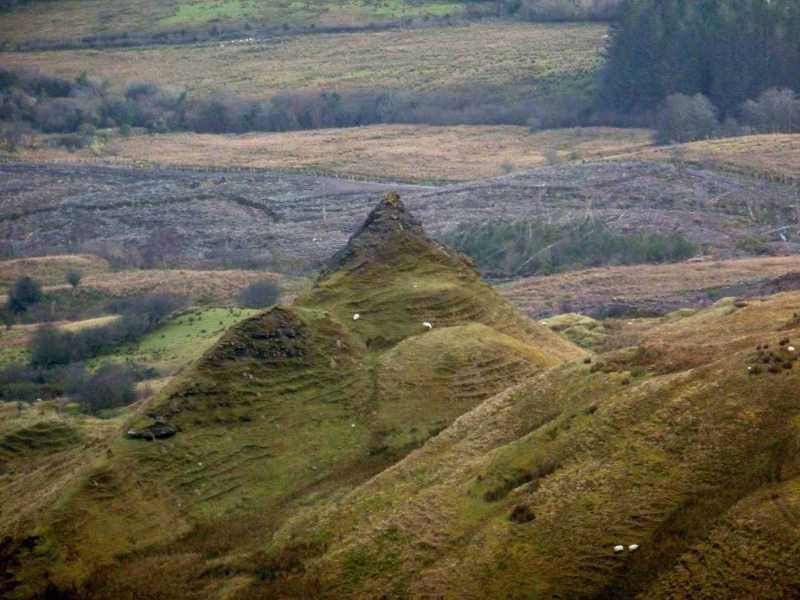             MountainViews.ie picture about Arroo Mountain (<em>Sliabh Aradh</em>)            