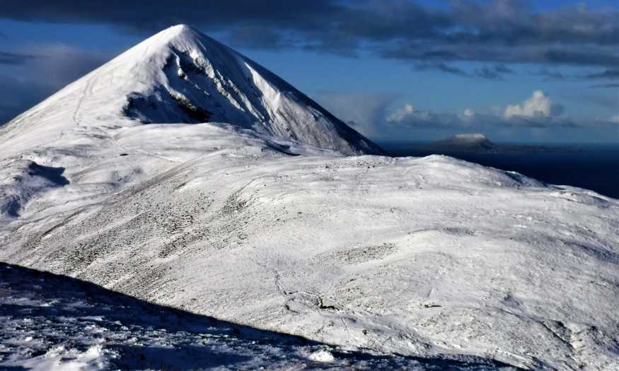             MountainViews.ie picture about Teevenacroaghy (<em>Taobh na Cruaiche</em>)            