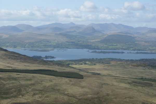            MountainViews.ie picture about Knocknagorraveela NE Top (<em>Cnoc na gCorrmhíolta (mullach thoir thuaidh)</em>)            