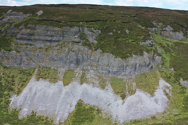             MountainViews.ie picture about Keelogyboy Mountain (<em>Sliabh na gCaológ Buí</em>)            