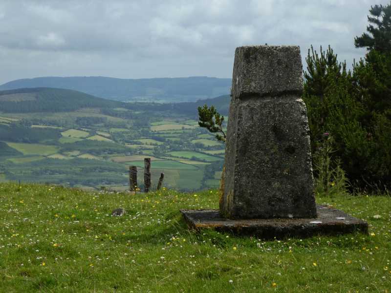             MountainViews.ie picture about Knockadigeen Hill (<em>Cnoc Duíginn</em>)            