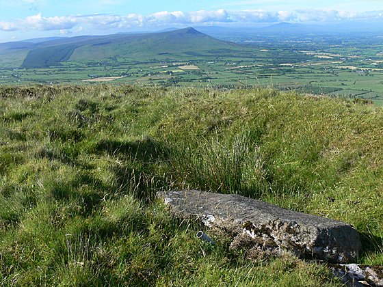             MountainViews.ie picture about Donald's Hill (<em>Cnoc na hEarcola</em>)            