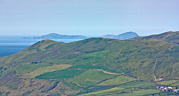             MountainViews.ie picture about Knocknanacree (<em>Cnoc na nAcraí</em>)            