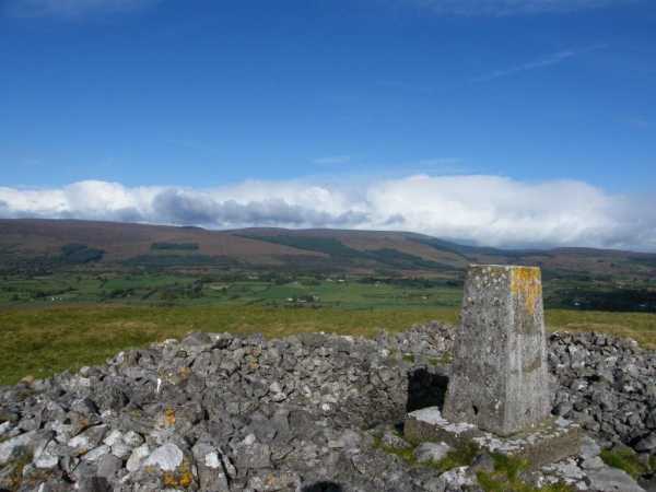 MountainViews.ie Picture about mountain Knocknashee (<i>Cnoc na Sí</i>) in area Ox Mountains, Ireland