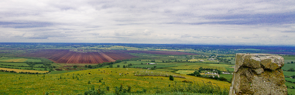             MountainViews.ie picture about Croghan Hill (<em>Cnoc Cruacháin</em>)            