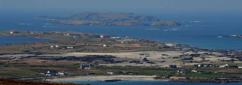             MountainViews.ie picture about Knockaunbaun (<em>An Cnocán Bán</em>)            