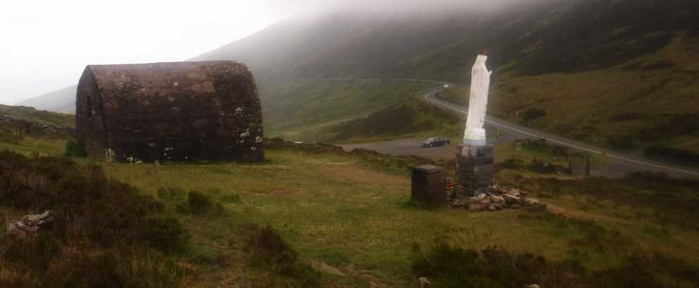             MountainViews.ie picture about Knocknalougha South Top (<em>Cnoc na Loiche ó dheas barr</em>)            