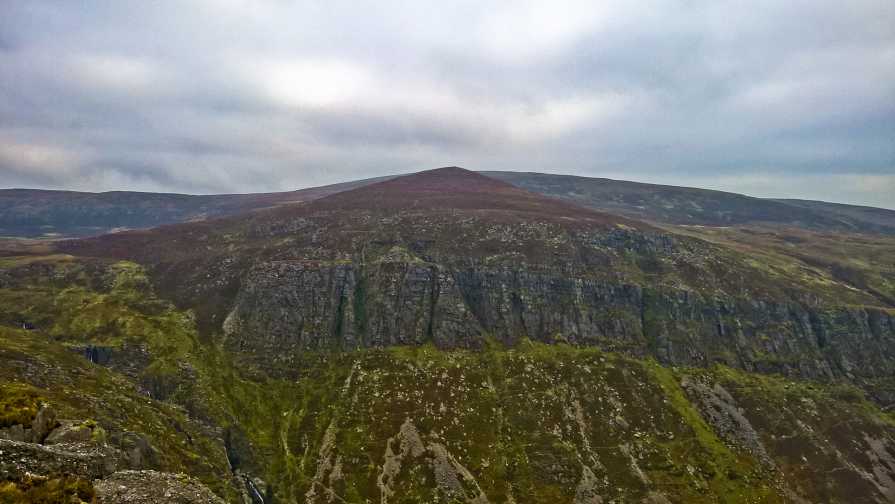             MountainViews.ie picture about Knockaunapeebra (<em>Cnocán an Phíopaire</em>)            