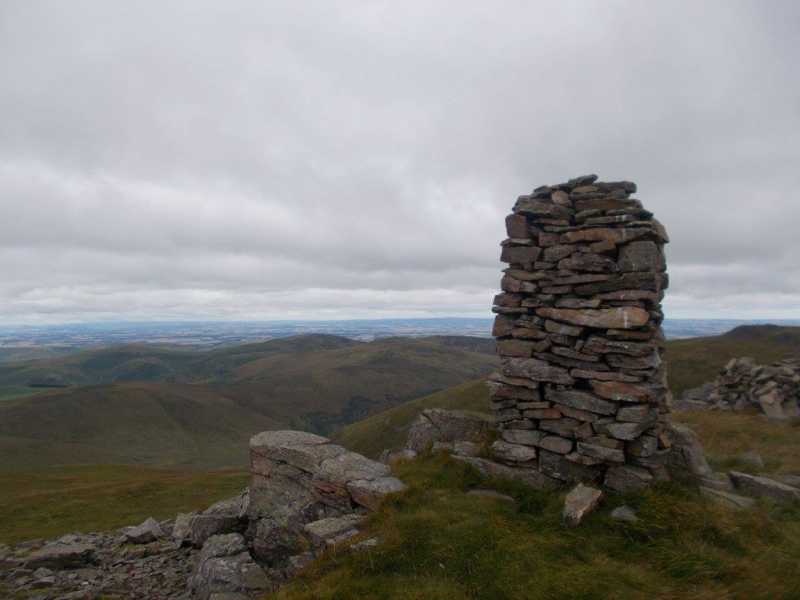             MountainViews.ie picture about Auchope Cairn             