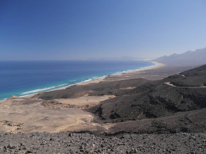 MountainViews.ie picture 1 for track/5057  : Cofete, Fuerteventura: fabulous beach, hidden col and tiresome return.