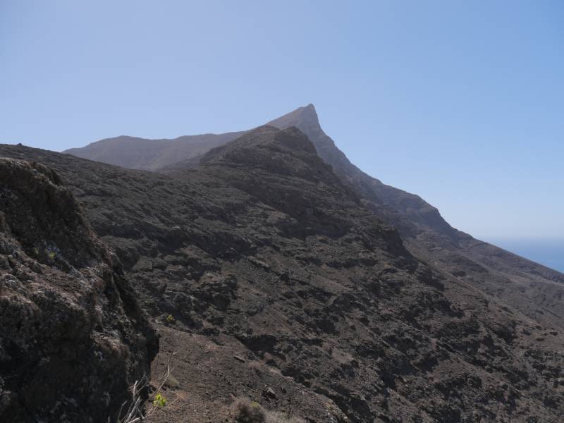 MountainViews.ie picture 5 for track/5057  : Cofete, Fuerteventura: fabulous beach, hidden col and tiresome return.