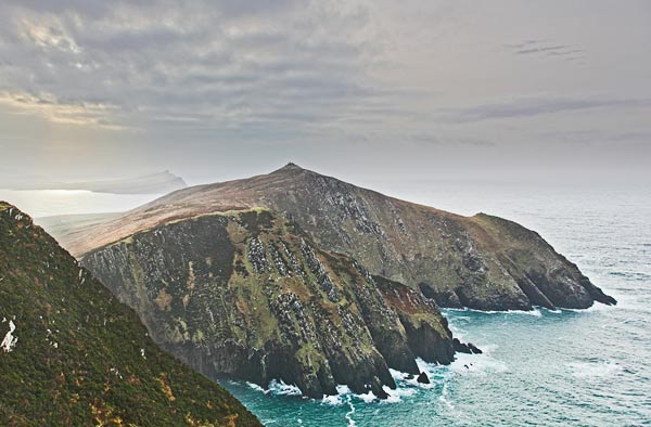 MountainViews.ie Picture about mountain Ballydavid Head (<i>Ceann Bhaile Dháith</i>) in area Dingle West, Ireland