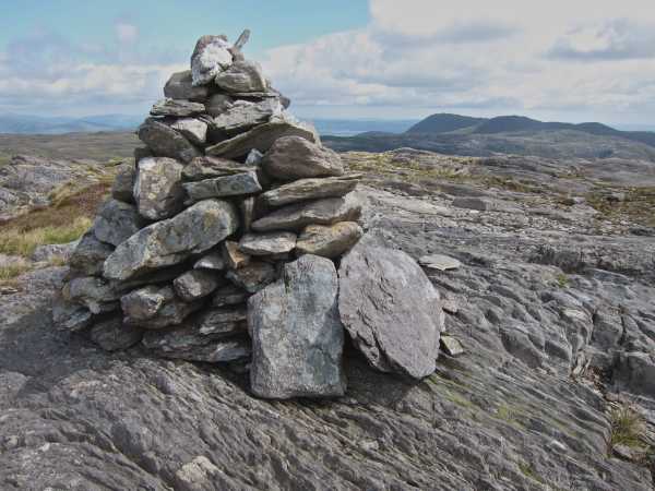 MountainViews.ie Picture about mountain Knockeirky (<i>Cnoc Adhairce</i>) in area Caha Mountains, Ireland