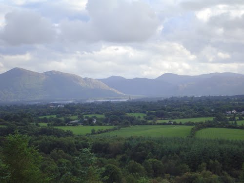 MountainViews.ie Picture about mountain Knockatagglemore (<i>Cnoc an Tseagail Mor</i>) in area East Kerry, Ireland