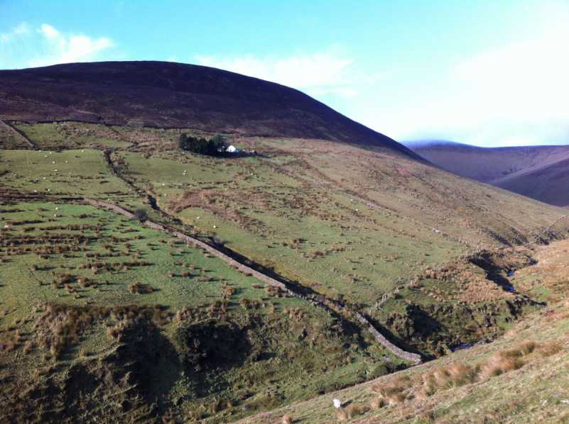 MountainViews.ie Picture about mountain Knockaterriff (<i>Cnoc an Tairbh</i>) in area Galty Mountains, Ireland