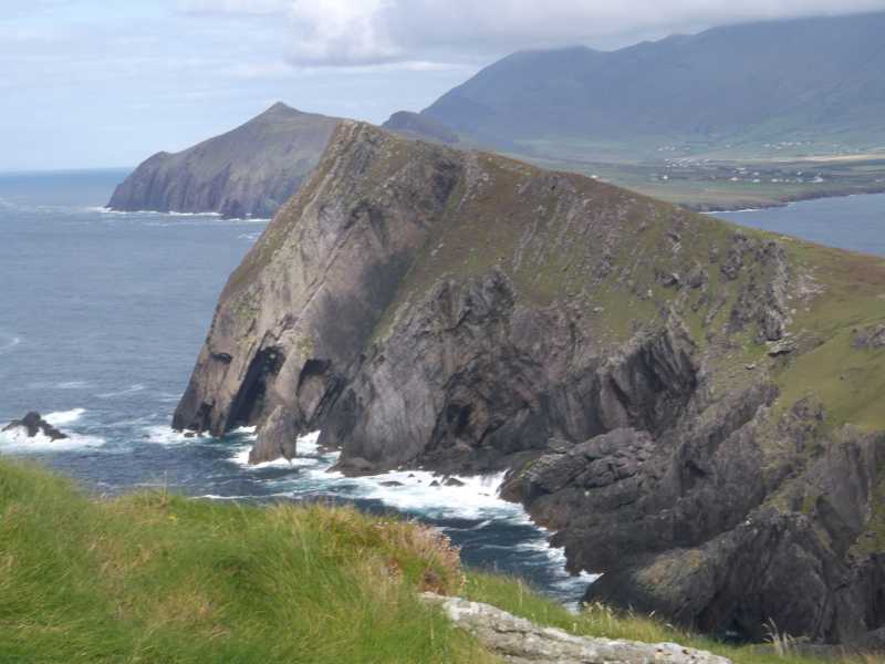 MountainViews.ie Picture about mountain The Three Sisters NE Top (<i>Binn Diarmada</i>) in area Kerry Coastal Hill, Ireland
