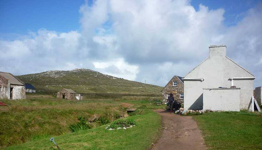 MountainViews.ie Picture about mountain Moylemore (<i>An Mhaoil Mhór</i>) in area Donegal NW, Ireland
