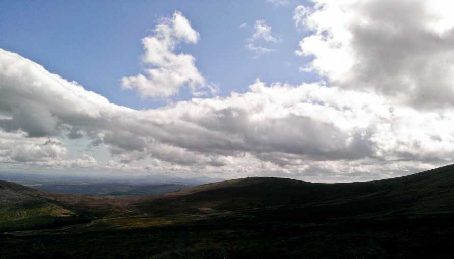 MountainViews.ie Picture about mountain Sheegouna (<i>Sí Ghamhnaí</i>) in area South East Midlands, Ireland