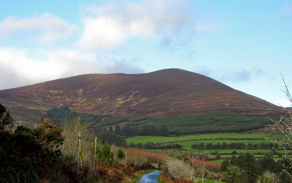 MountainViews.ie Picture about mountain Knocknafallia (<i>Cnoc na Faille</i>) in area Knockmealdown Mountains, Ireland