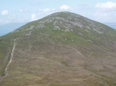 MountainViews.ie Picture about mountain Sugarloaf Hill (<i>Cnoc na gCloch</i>) in area Knockmealdown Mountains, Ireland