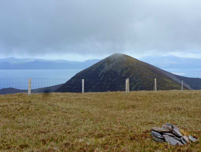 MountainViews.ie Picture about mountain Beenmore (<i>Binn Mhór</i>) in area Glenbeigh Horseshoe, Ireland