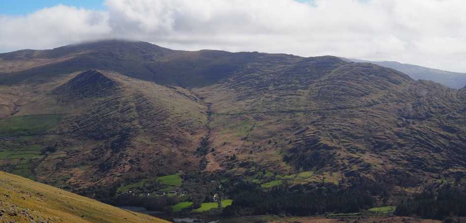 MountainViews.ie Picture about mountain Knockowen (<i>Cnoc Eoghain</i>) in area Caha Mountains, Ireland