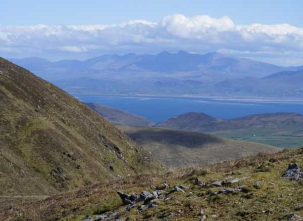 MountainViews.ie Picture about mountain <i>An Cnapán Mór</i>  in area Central Dingle, Ireland