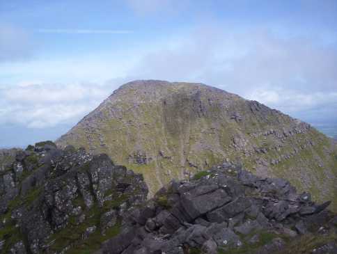 MountainViews.ie Picture about mountain Beenkeragh (<i>Binn Chaorach</i>) in area MacGillycuddy