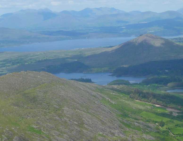 MountainViews.ie Picture about mountain Lackabane (<i>An Leaca Bhán</i>) in area Caha Mountains, Ireland