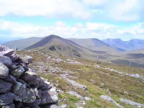 MountainViews.ie Picture about mountain Knockmulanane (<i>Cnoc Mhaoilionáin</i>) in area Central Dingle, Ireland