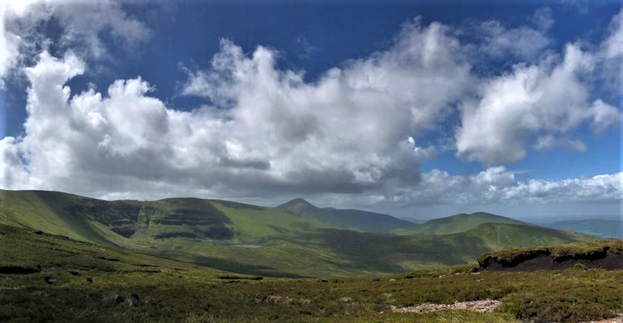 MountainViews.ie Picture about mountain Knockastakeen (<i>Cnoc an Stáicín</i>) in area Galty Mountains, Ireland