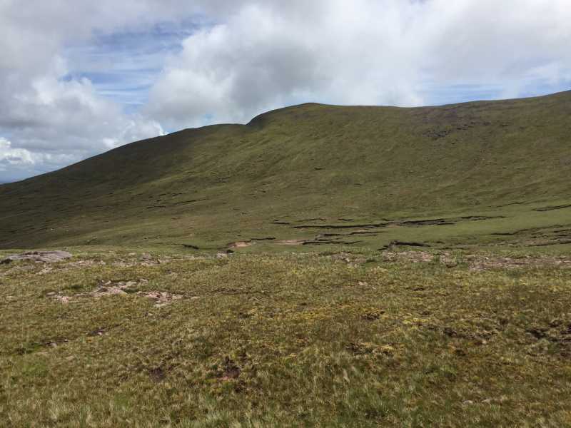 MountainViews.ie Picture about mountain Baurtregaum NE Top (<i>Barr Trí gCom (mullach thoir thuaidh)</i>) in area Slieve Mish, Ireland
