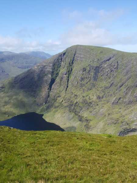 MountainViews.ie Picture about mountain Sallagh (<i>Caora Bhán</i>) in area Dunkerron Mountains, Ireland