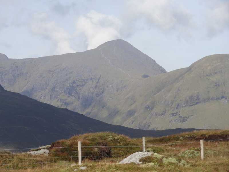 MountainViews.ie Picture about mountain Knocknabreeda (<i>An Cnoc Breac</i>) in area Dunkerron Mountains, Ireland