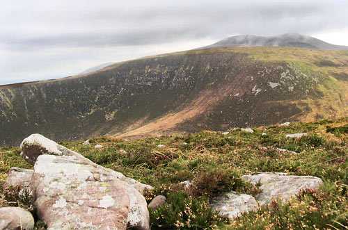 MountainViews.ie Picture about mountain Barnanageehy (<i>Bearna na Gaoithe</i>) in area Slieve Mish, Ireland