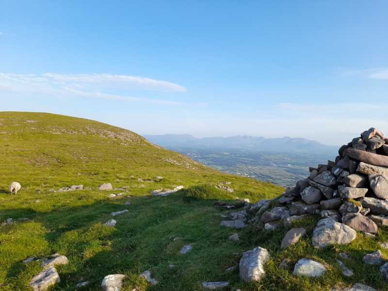 MountainViews.ie Picture about mountain Barnanageehy (<i>Bearna na Gaoithe</i>) in area Slieve Mish, Ireland