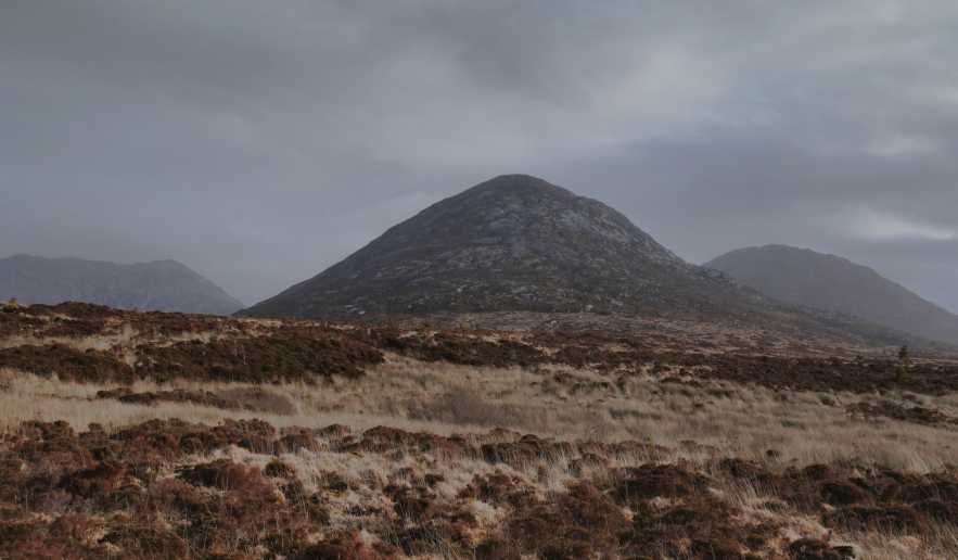 MountainViews.ie Picture about mountain Benglenisky (<i>Binn Ghleann Uisce</i>) in area Twelve Bens, Ireland