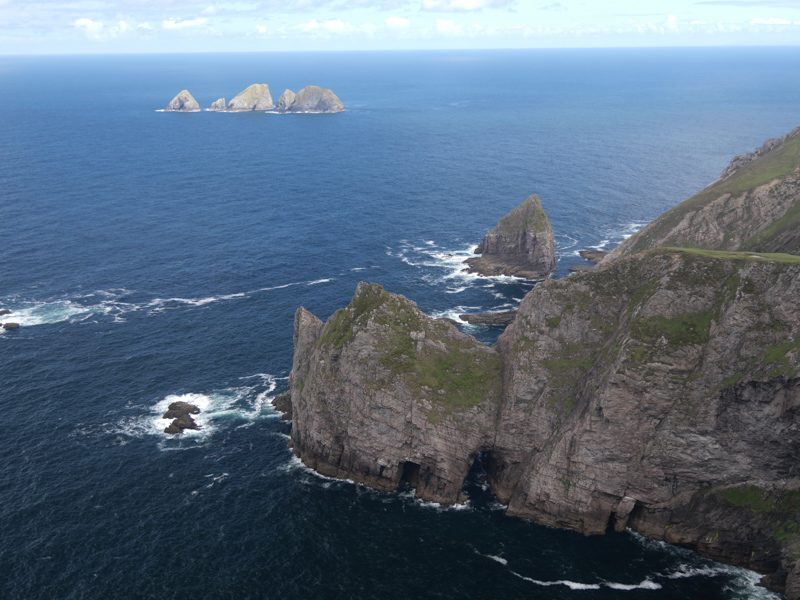 MountainViews.ie Picture about mountain Benwee NE Head (<i>An Bhinn Bhuí</i>) in area Mayo Coastal Hill, Ireland