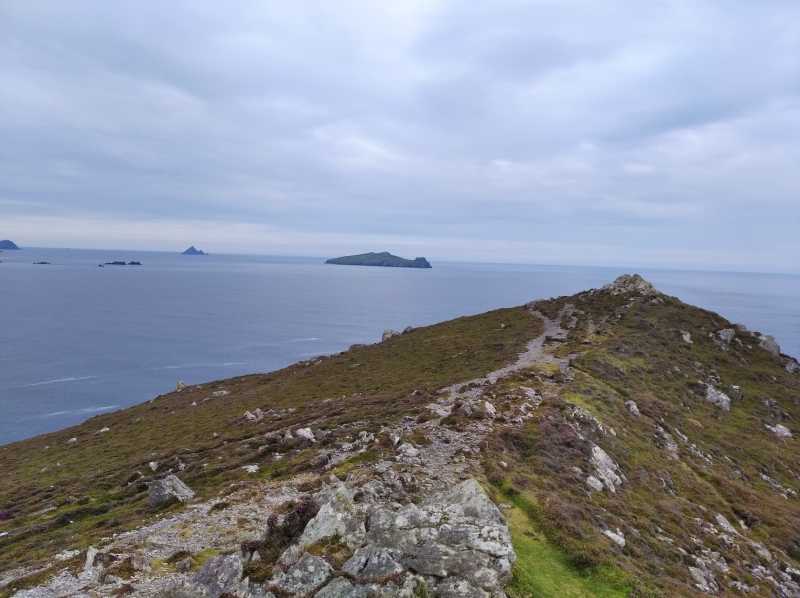 MountainViews.ie Picture about mountain Clogher Head (<i>Ceann Sratha</i>) in area Kerry Coastal Hill, Ireland