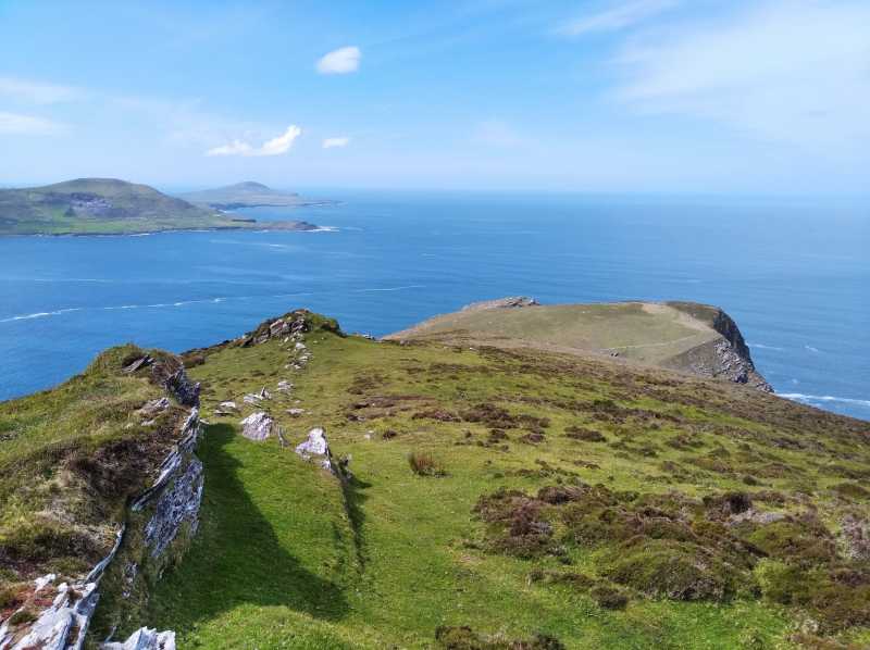MountainViews.ie Picture about mountain Doulus Head (<i>Ceann Dualaisc</i>) in area Kerry Coastal Hill, Ireland