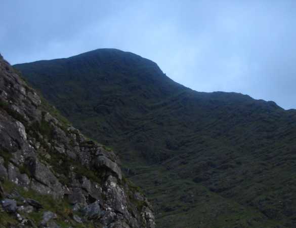 MountainViews.ie Picture about mountain Mullaghanattin (<i>Mullach an Aitinn</i>) in area Dunkerron Mountains, Ireland