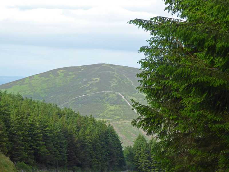 MountainViews.ie Picture about mountain Claragh Mountain (<i>Clárach</i>) in area Derrynasaggart, Ireland