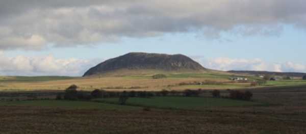 MountainViews.ie Picture about mountain Slemish (<i>Sliabh Mis</i>) in area Antrim Hills, Ireland