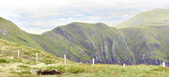 MountainViews.ie Picture about mountain Teeromoyle Mountain (<i>Sliabh Thír Ó mBaoill</i>) in area Glenbeigh Horseshoe, Ireland