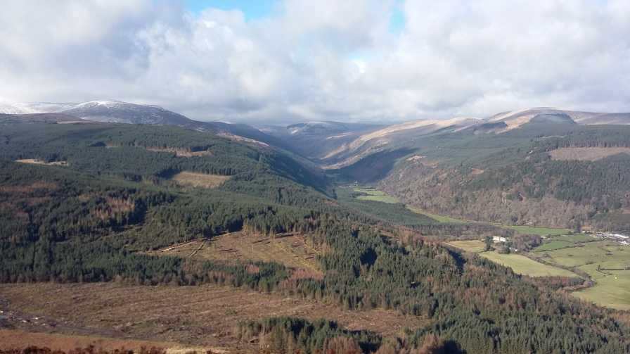 MountainViews.ie Picture about mountain Fananierin (<i>Fán an Fhearainn</i>) in area Wicklow, Ireland